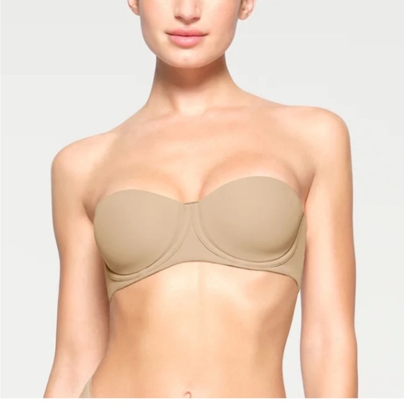 NWT SKIMS Fits Everybody Strapless Bra NWT size 30A - Picture 1 of 4